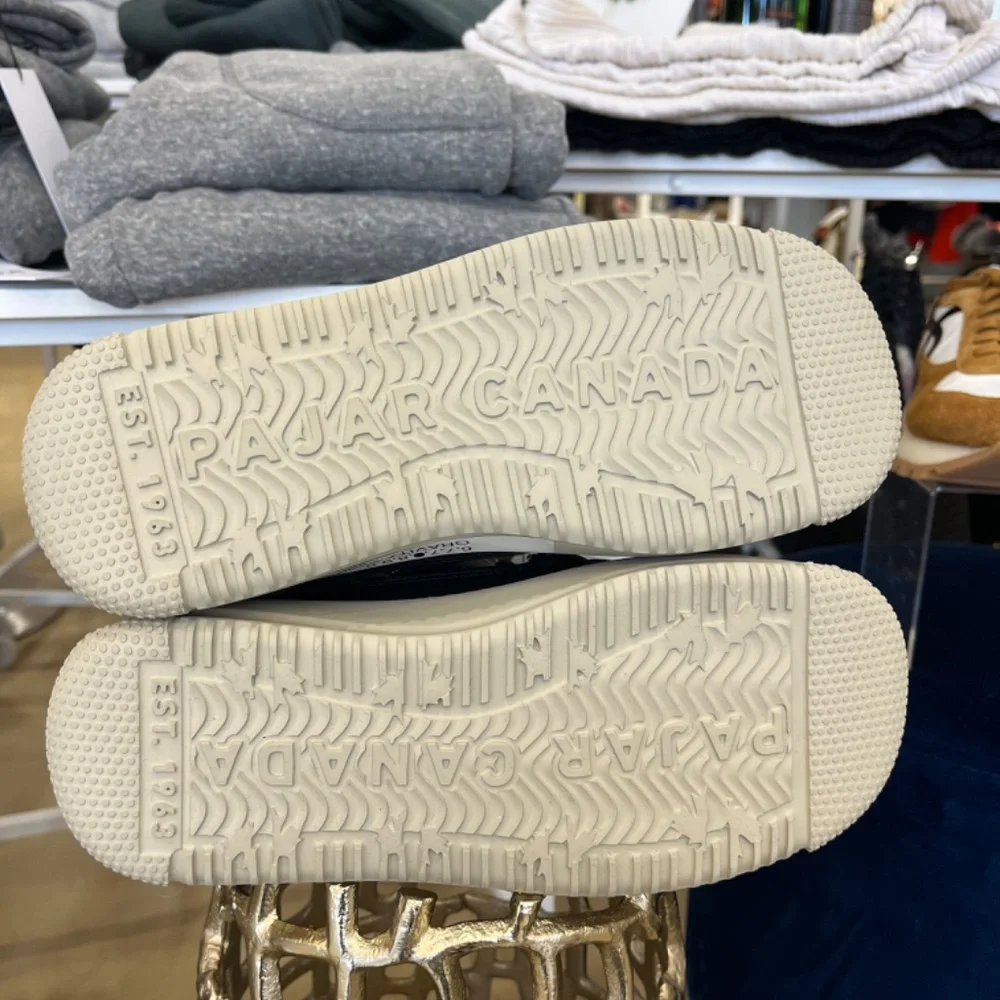 Pajar Gravita Olive and Black Winter Boots - Picture 4 of 4